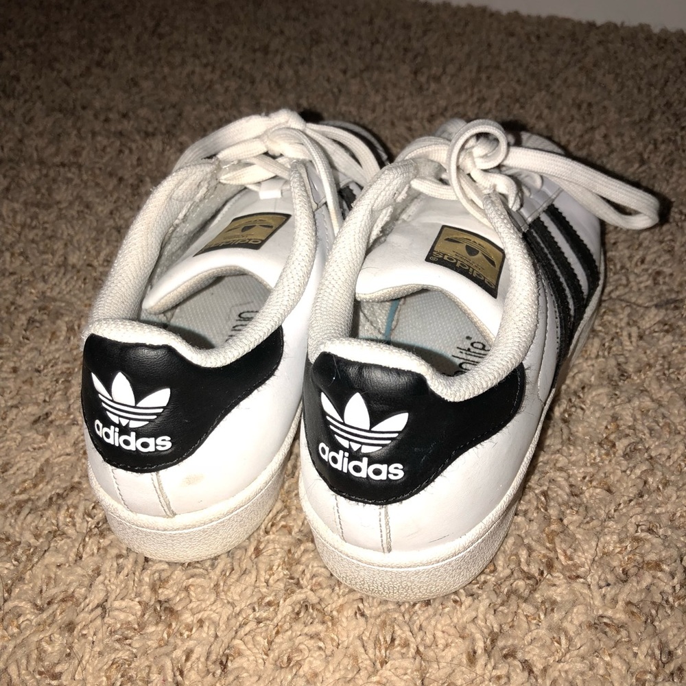 Adidas superstars